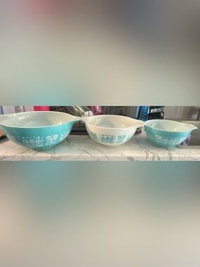 Vintage PYREX Amish Butterprint Bowl Set